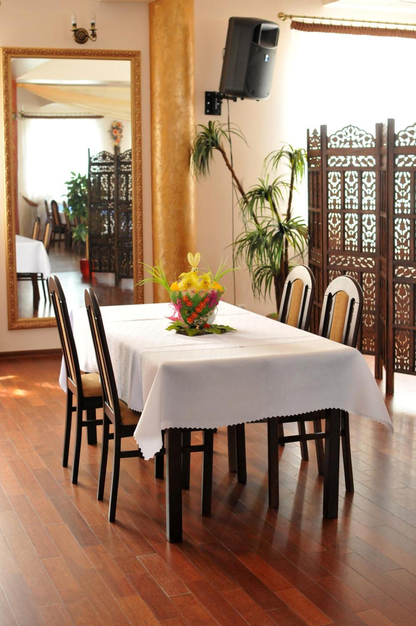 Hotel Restauracja Lorenzo Stopnica المظهر الخارجي الصورة