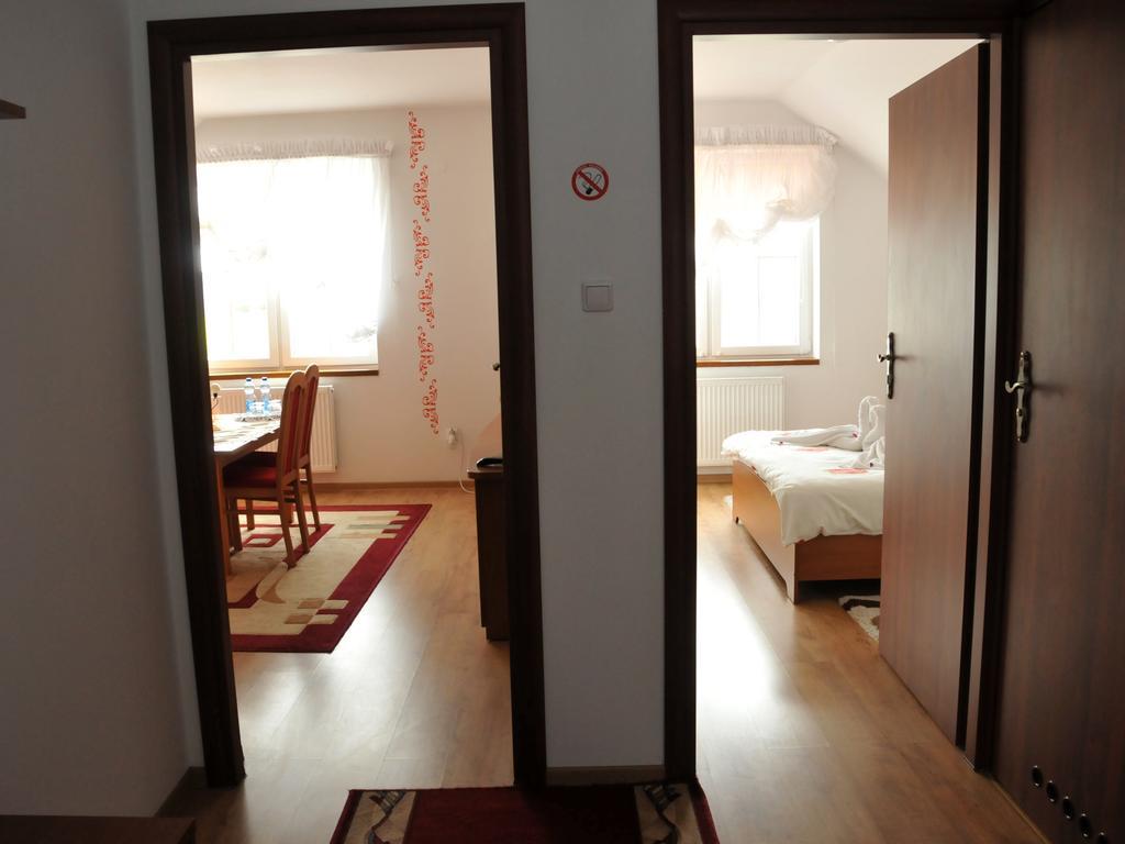 Hotel Restauracja Lorenzo Stopnica الغرفة الصورة
